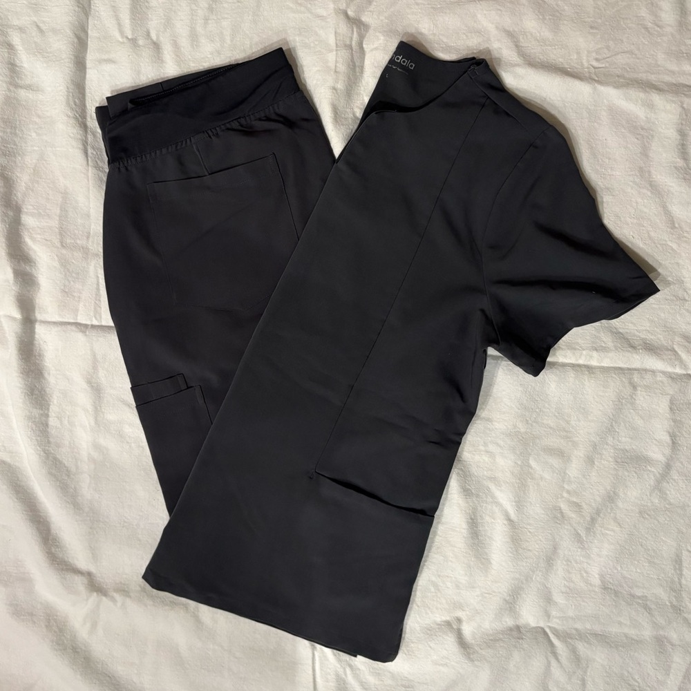 EUC Mandala Scrub Set
